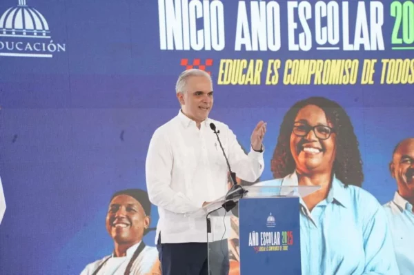 El ministro de Educación, Luis Miguel De Camps