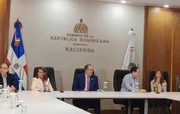 El ministro de Hacienda, Magín Díaz