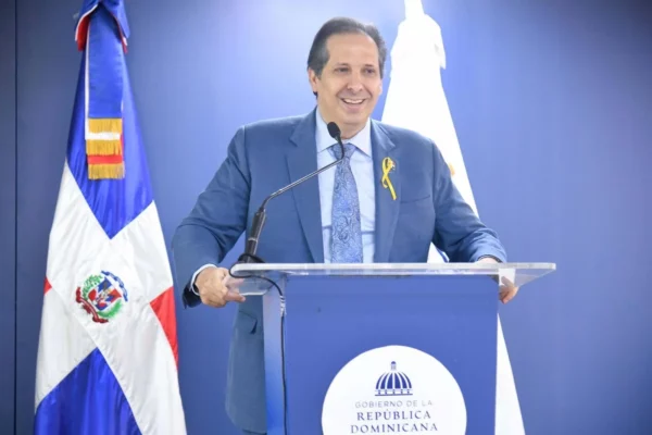 Ministro de Salud, Víctor Atallah, aseguró no hay ningún caso de cólera activo en el país. Archivo