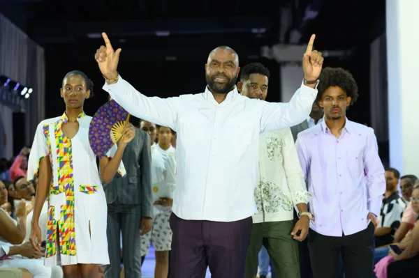 Venier Atelier ilumina Santo Domingo Moda con su colección “Lumina & Sol” 2025-2026