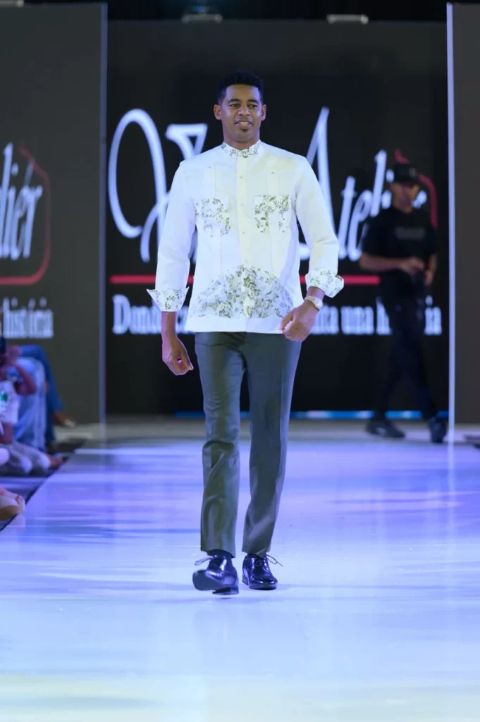 Venier Atelier ilumina Santo Domingo Moda con su colección “Lumina & Sol” 2025-2026