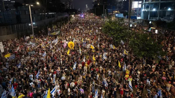 Miles protestan en Israel por guerra con Gaza