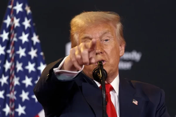 El presidente de Estados Unidos, Donald Trump, participa en un acto en el Centro Kennedy, este 13 de agosto de 2025, donde habló de su reunión con Vladírmir Putin.