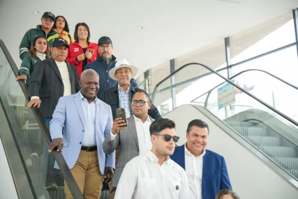 Un grupo de diputados fue a conocer el sistema de transporte de Colombia