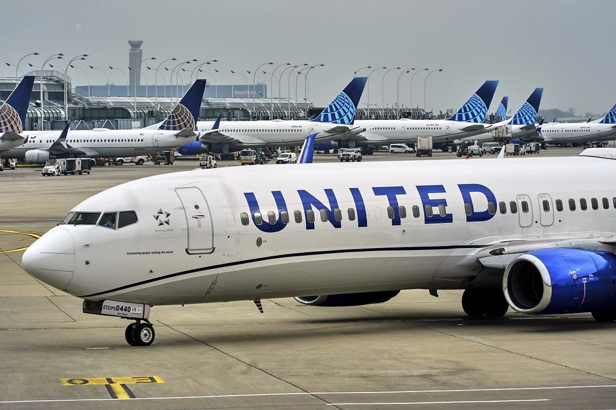 Más de 1,000 vuelos de United Airlines retrasados en EE.UU. por fallas tecnológicas