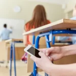 Celulares en las aulas son un reto que preocupa el sistema educativo