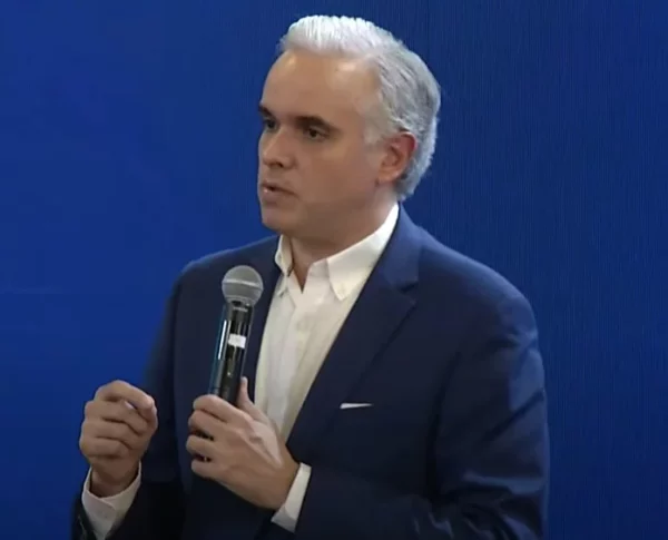 Luis Miguel De Camps, ministro de Educación