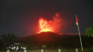 Erupción del volcán Lewotobi Laki-Laki