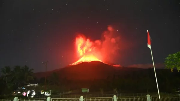Erupción del volcán Lewotobi Laki-Laki
