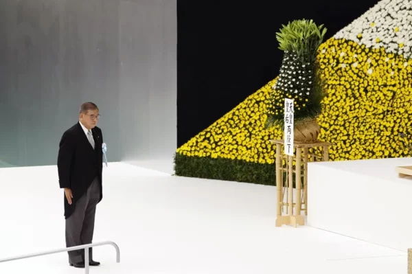 El primer ministro japonés, Shigeru Ishiba, tras pronunciar un discurso durante la Ceremonia Nacional en Memoria de los Caídos en Guerra