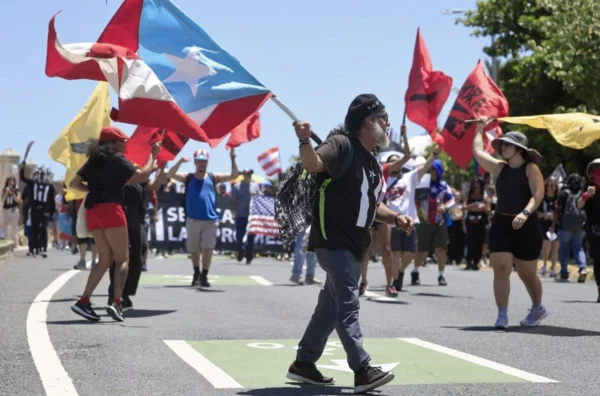 miles de personas marcharon a favor de la independencia de puerto rico pjm