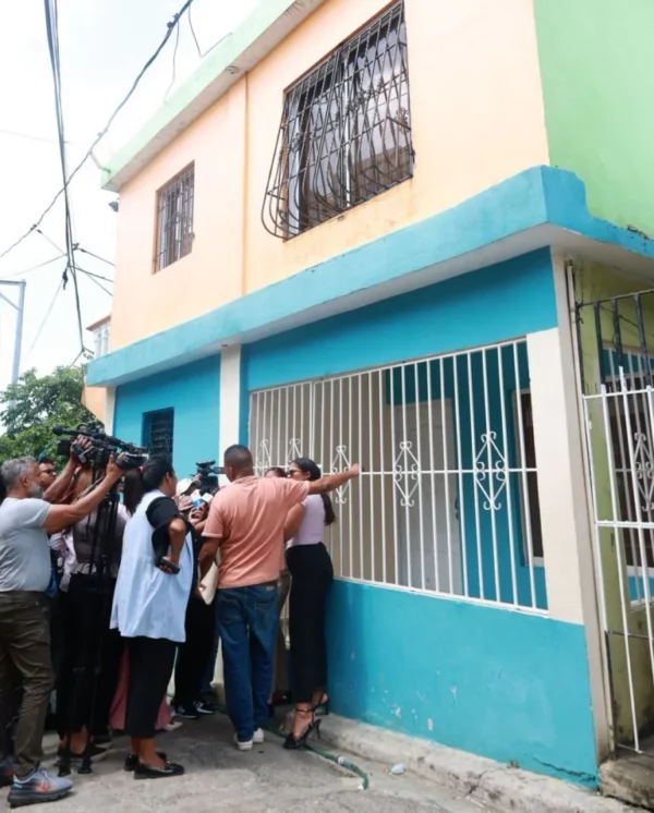 padre de niños envenenados-ensanche Isabela