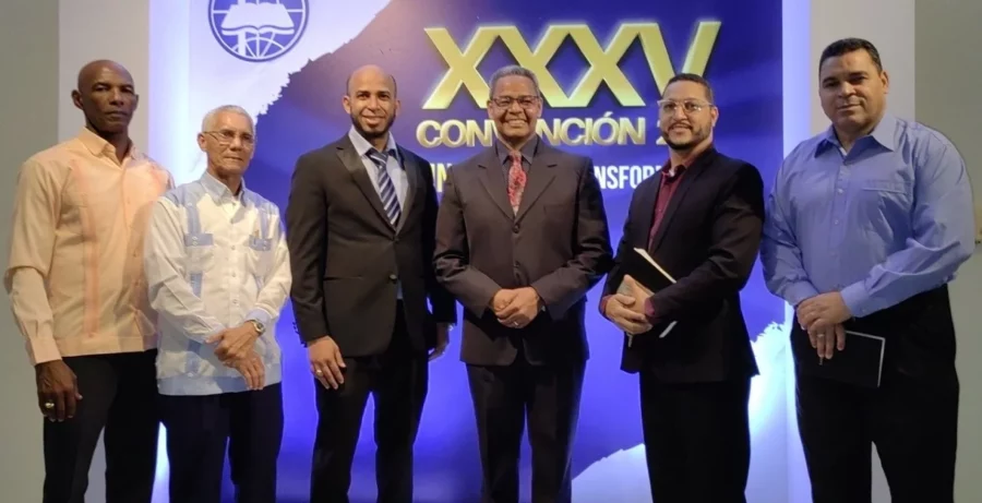 El Consejo de Ministros y Pastores de la XXXV Convención de la Asociación de Iglesias Jesucristo Fuente de Amor El Consejo de Ministros y Pastores de la XXXV Convención de la Asociación de Iglesias Jesucristo Fuente de Amor