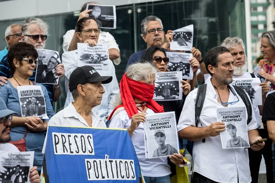 presos-politicos-dos presos-politicos-dos