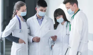 Sociedades médicas saltan alarmas con imposiciones en plazas residencias