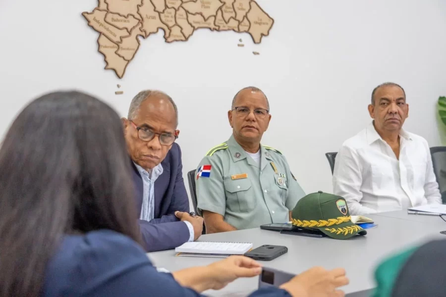 el Gabinete de Transporte y el plan “RD SE MUEVE” el Gabinete de Transporte y el plan “RD SE MUEVE”