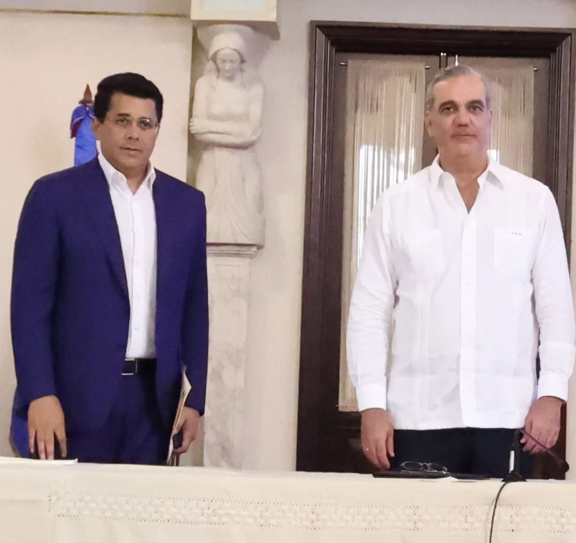 El anuncio fue hecho por Luis Abinader y David Collado. El anuncio fue hecho por Luis Abinader y David Collado.