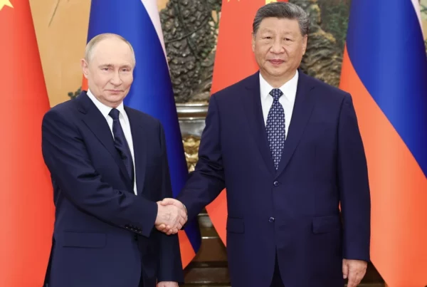 Los presidentes Xi Jinping y Vladimir Putin, en la  reciente visita que hizo a China.