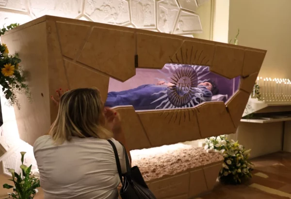 El  cuerpo de Carlo Acutis se ha conservado en la Iglesia de la Spogliazione, en Asís, Italia. efe