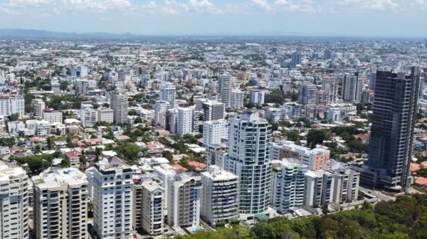 El FMI proyecta crecimiento de 3 % en 2025 y mayor empuje para el 2026.