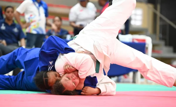 Acción de la jornada de judo de los XI Juegos Escolares Deportivos Nacionales San Francisco.