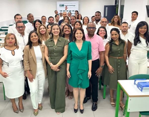 Este programa estuvo compuesto por diez módulos de formación y 50 sesiones educativas.