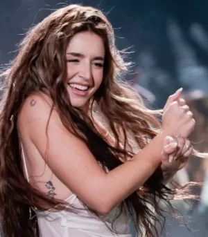 La artista española Lola Índigo se siente  agotada.