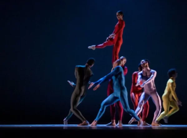 El Ballet Ofrece a los bailarines y coreógrafos nacionales un medio  donde mostrar su talento.