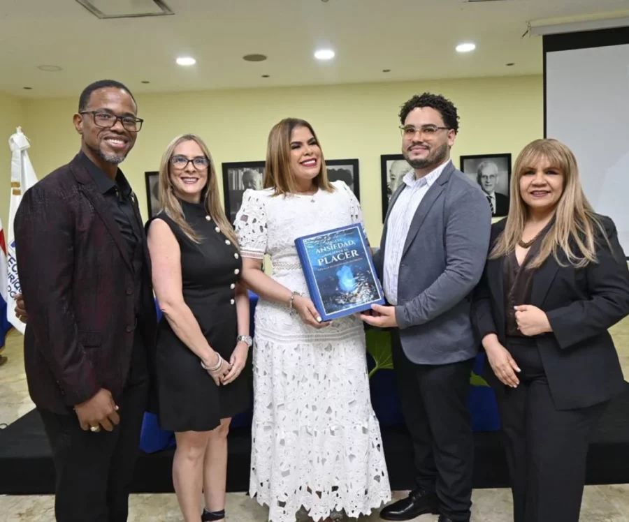 Jossly Willmore, Renata Tolentino, Andrea Belén, Óscar Sánchez y Marisol Taveras. Jossly Willmore, Renata Tolentino, Andrea Belén, Óscar Sánchez y Marisol Taveras.