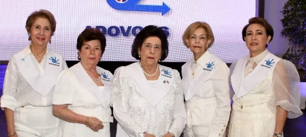 Jacqueline Pou, Ingrid Paiewonsky, Lucita de Díaz, Paula de Méndez y Carmen Merino.