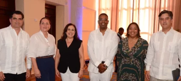 Manuel Carbajo, Sharon Mei, María José Berbel, Leonardo Medrano,  Katy Valdez y Federico Schad.