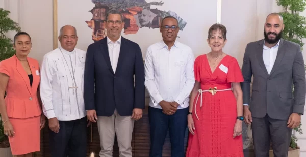 Yanira Vásquez, Julio César Corniel, Augusto Ramírez, Héctor Almonte, Ginnette Bournigal y Gary Ruiz.
