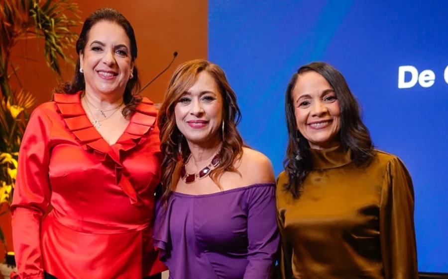 Saraida De Marchena, Neida Sandoval y Marta Quéliz.