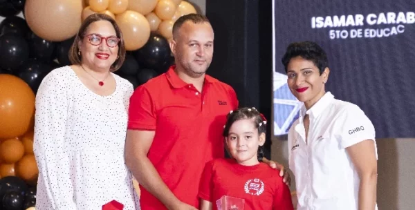 Yhannis Marichal, Isaac Caraballo, Isamar Caraballo Taveras y Nora Colón.