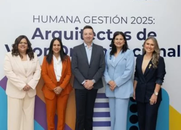 Claudia Brito, Rayluz Ramírez, Ciro Pérez, Cayra Bencosme y Martha Reynoso.