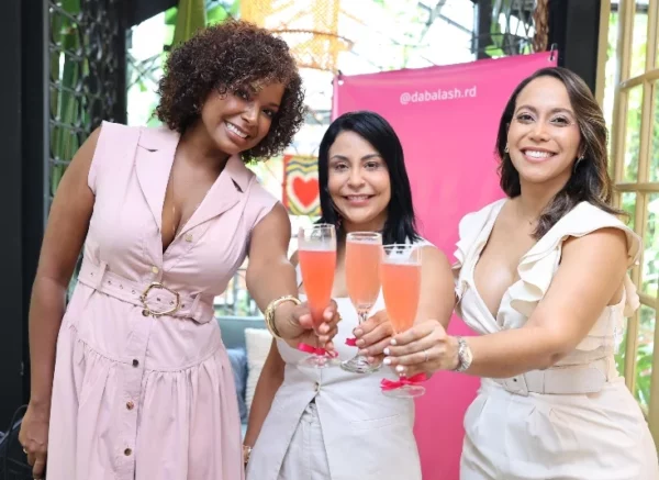 Ruth Ocumarez, Kiset Madera y Melissa López.