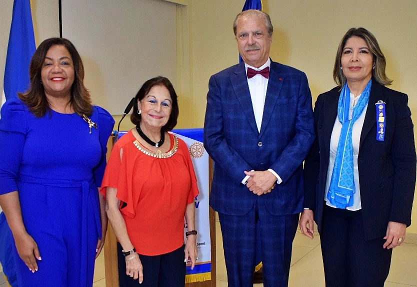 Amarilys Duran Salas, Maria Cristina Mere, Roberto Fernández de Castro y Rita Soriano. Amarilys Duran Salas, Maria Cristina Mere, Roberto Fernández de Castro y Rita Soriano.