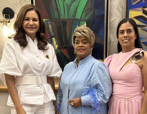 Celeste Pérez, Tania Alcalá y Patricia Durán.