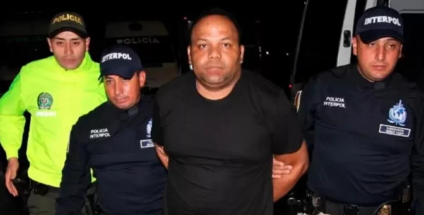 César Emilio Peralta (César El Abusador) se fugó del país hacia Colombia al enterarse de que sería perseguido.