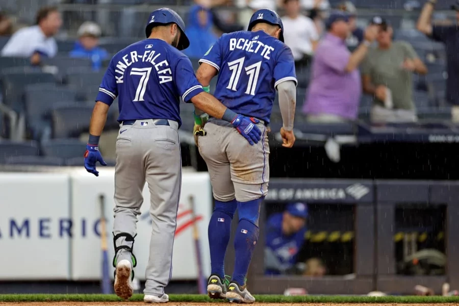 Bo Bichette se lesionó la rodilla izquierda elsábado. ap Bo Bichette se lesionó la rodilla izquierda elsábado. ap
