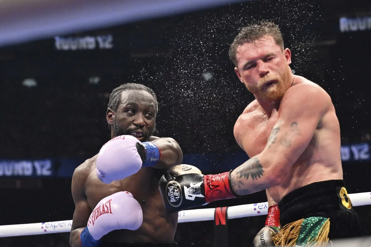 Crawford vs. Canelo: los momentos más intensos del ring en fotos