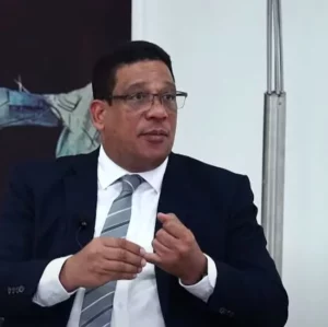 Carlos Pimentel, director de Contrataciones Públicas.