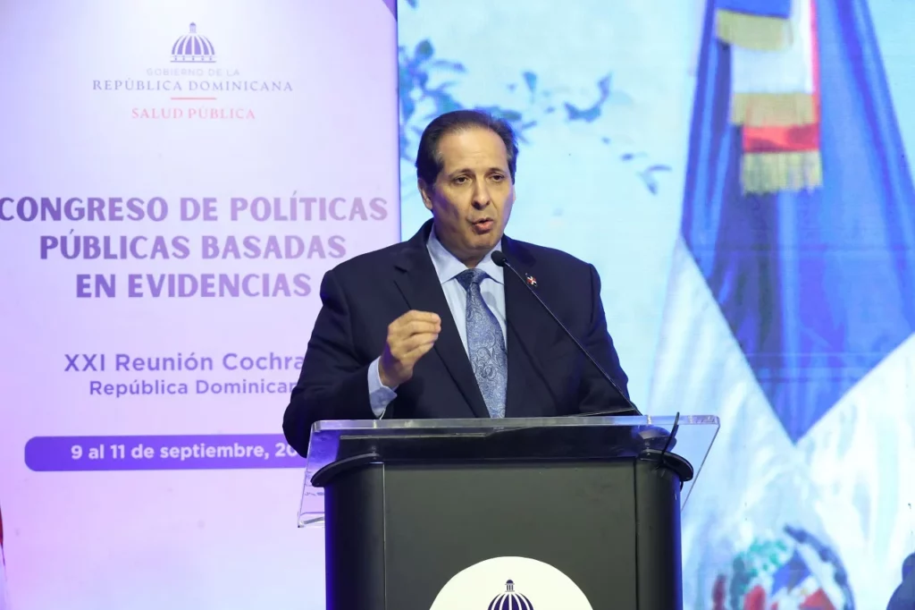 Ministro de Salud, Víctor Atallah, manifestó que la resistencia antimicrobiana podría representar un retroceso significativo en los avances médicos y económicos recientes.