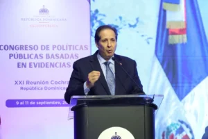 Ministro de Salud, Víctor Atallah, manifestó que la resistencia antimicrobiana podría representar un retroceso significativo en los avances médicos y económicos recientes.