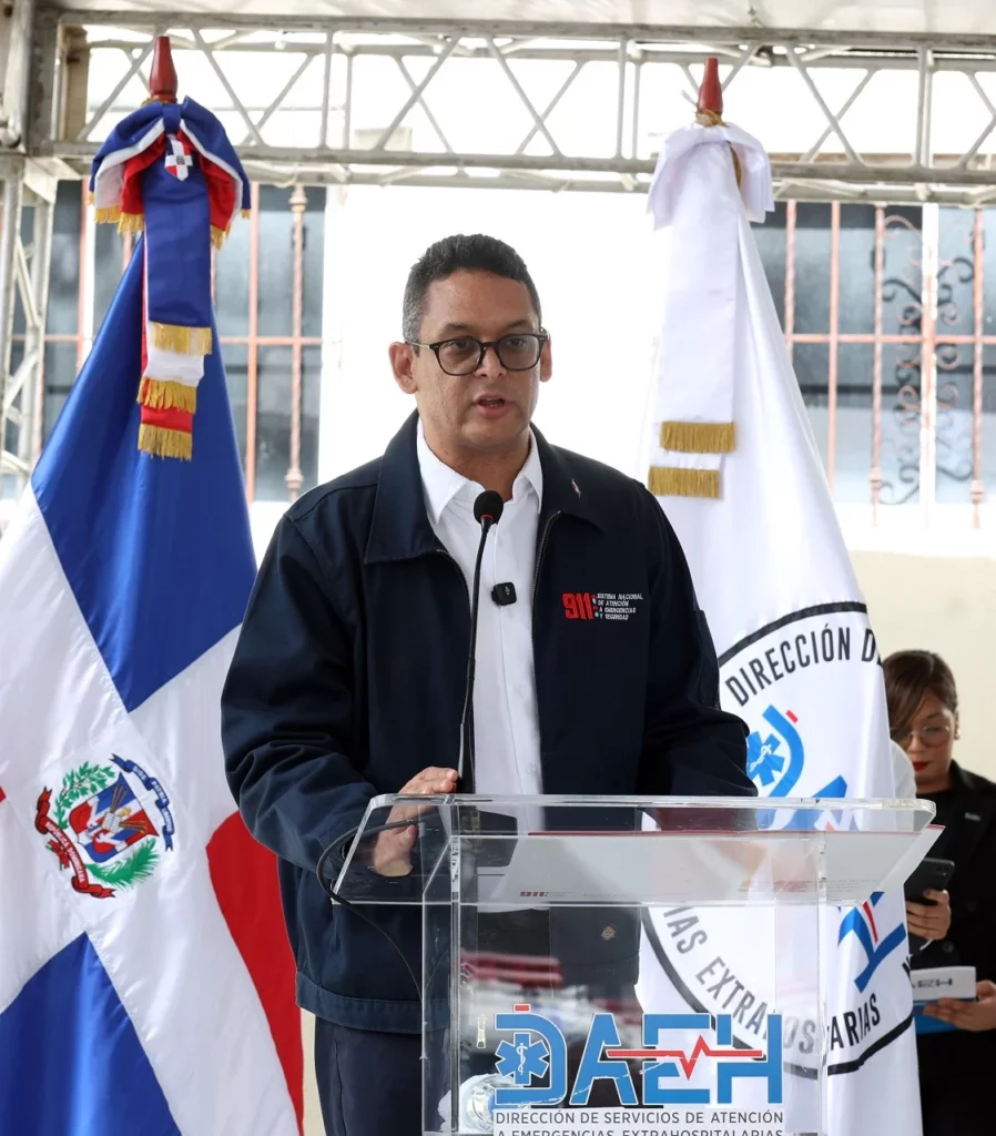 Radolfo Rijo, director del Sistema 9-1-1, indicó que la entidad recibe unas 14 mil llamadas por diferentes emergencias todos los días. Alexis Monegro.