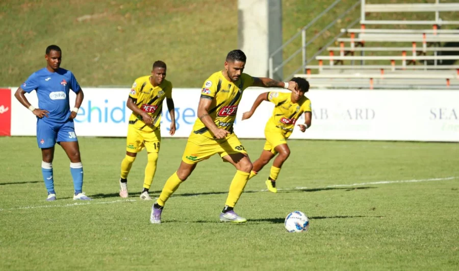 Doblete-Gustavo Ascona MOCA FC de penal coloca el 1-2 delante el equipo mocano ante San Cristobal Doblete-Gustavo Ascona MOCA FC de penal coloca el 1-2 delante el equipo mocano ante San Cristobal