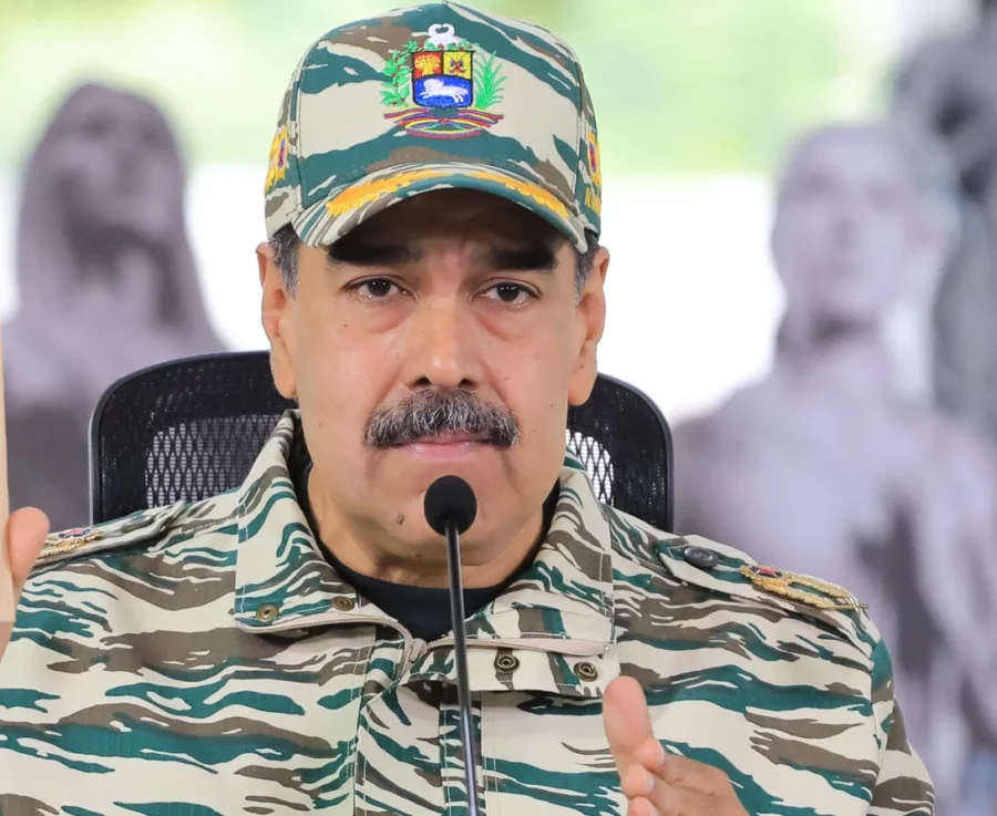 En medio de las diferencias Nicolás Maduro los recibe. En medio de las diferencias Nicolás Maduro los recibe.