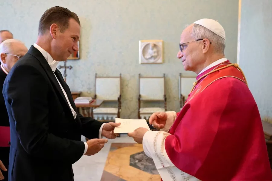 El Papa recibe las credenciales del nuevo embajador.jpegt El Papa recibe las credenciales del nuevo embajador.jpegt