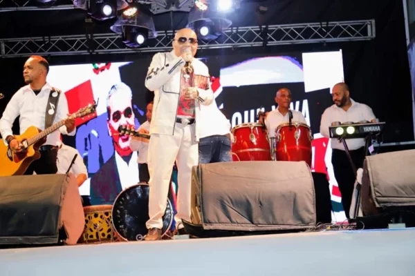 El bachatero Teodoro Reyes