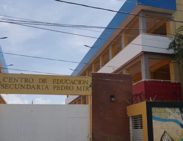 Escuela-Pedro-Mir-1024×791